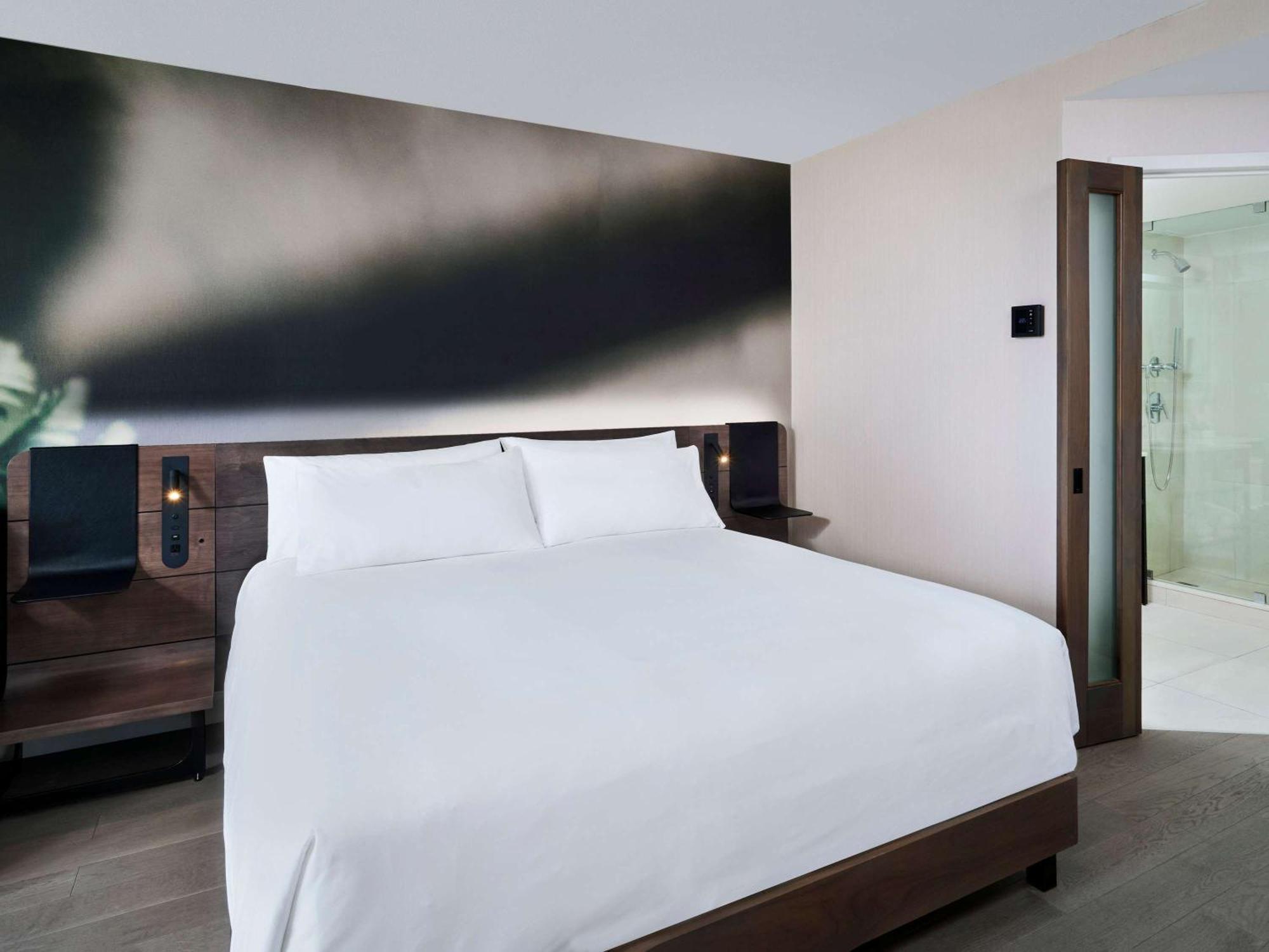 The Novotel Toronto Centre Esterno foto
