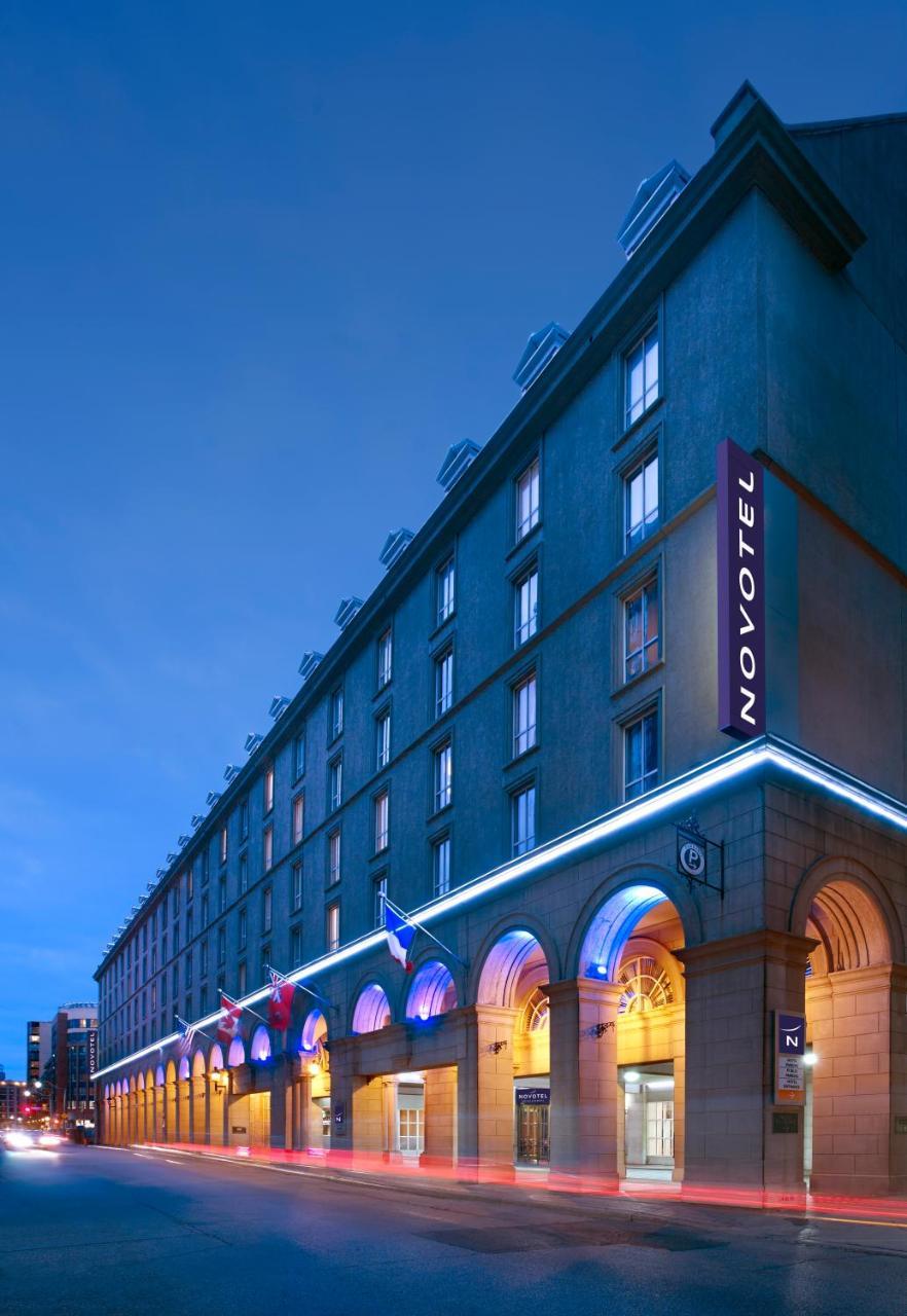 The Novotel Toronto Centre Esterno foto