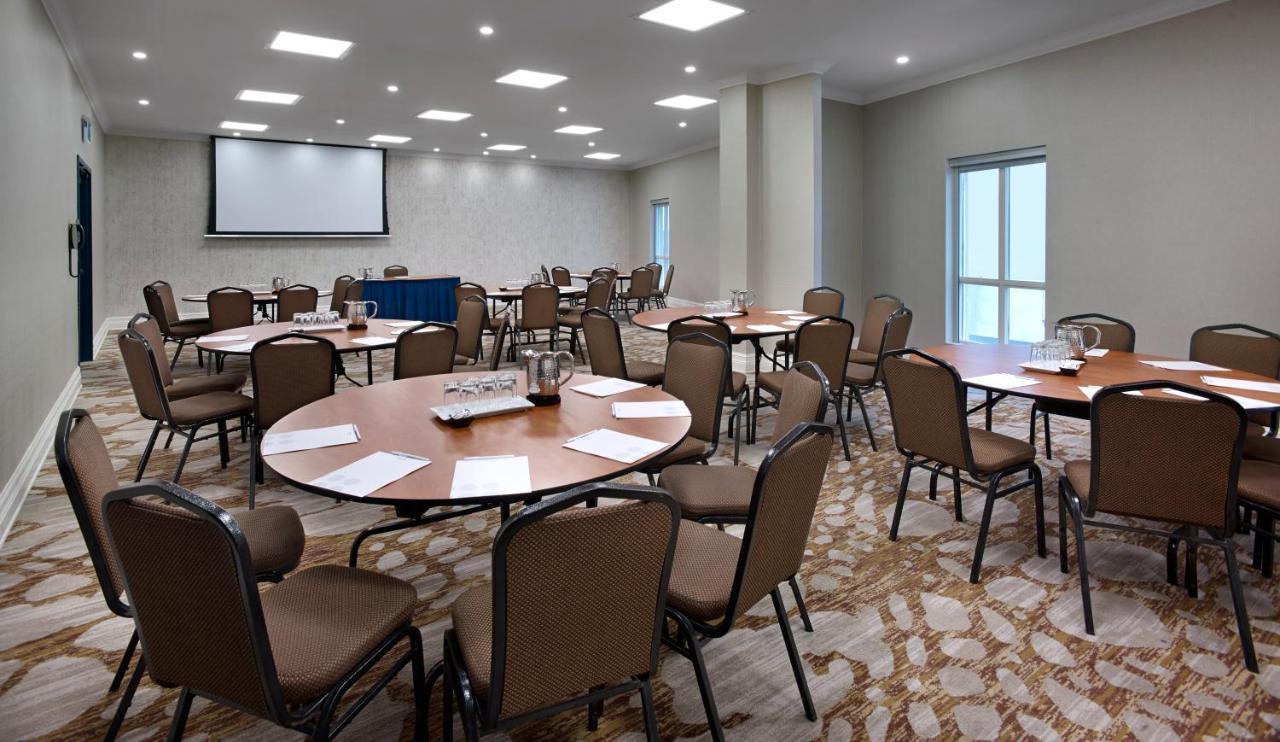 The Novotel Toronto Centre Esterno foto